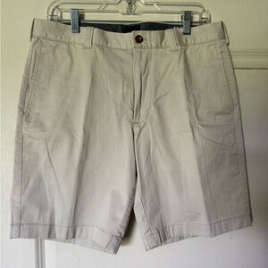 J Crew khaki flat front shorts men’s 32